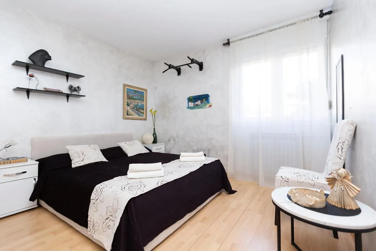 Beautiful Appartment With Garden And Terrace Σπλιτ Διαμέρισμα
