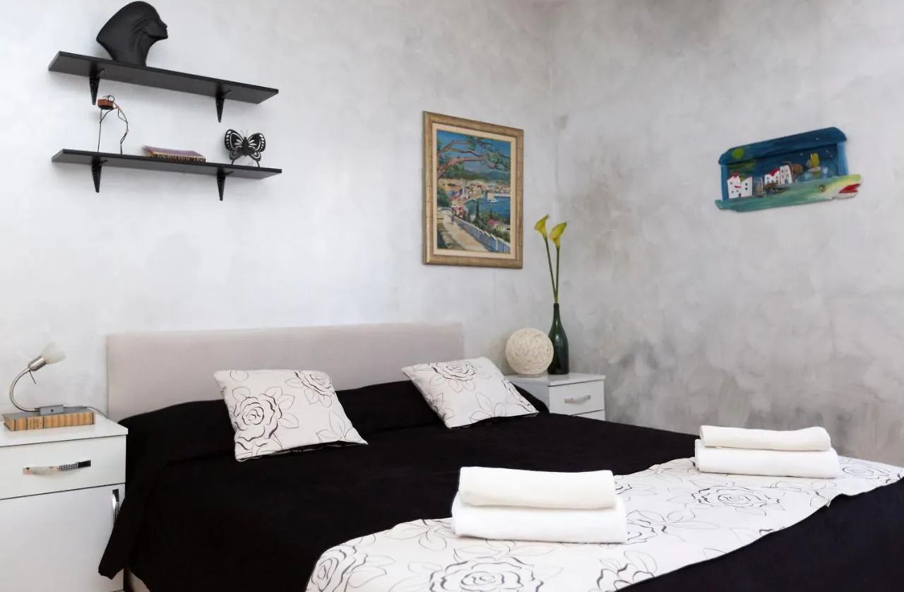 Apartment Beautiful Appartment With Garden And Terrace Split