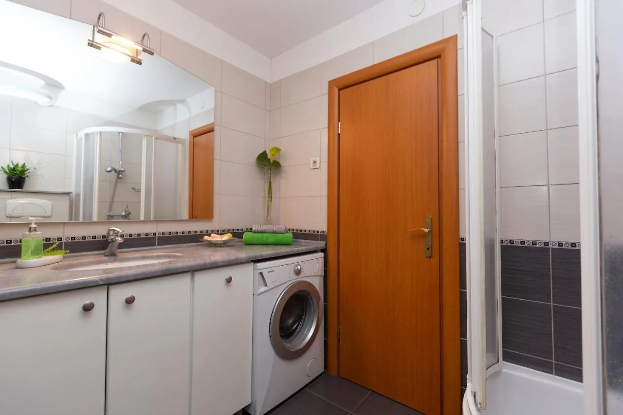 Beautiful Appartment With Garden And Terrace Split Apartment